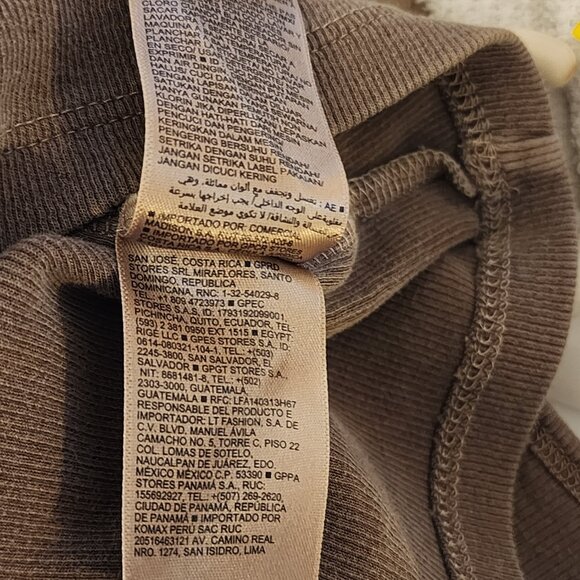 Old Navy Women’s Grey Ribbed Notch Neck Top Size L Stretch Casual Tee - Picture 8 of 8